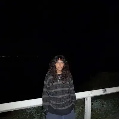 Vee (1)
