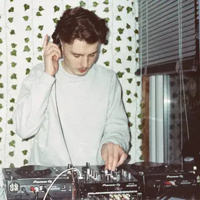 MXW(UK)