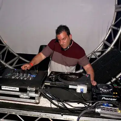 dj sy